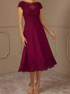 Robe de mère de la mariée en dentelle avec manches cape et ornements en dentelle robe de soirée de mariage longueur thé