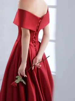 Robe de soirée 2026 A-ligne Bateau cou mat Satin étage longueur plissée formelle robes de dîner personnalisation gratuite