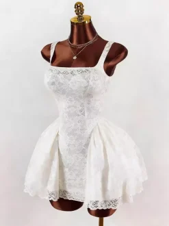 Robe de soirée blanche sans manches à col carré et dos nu