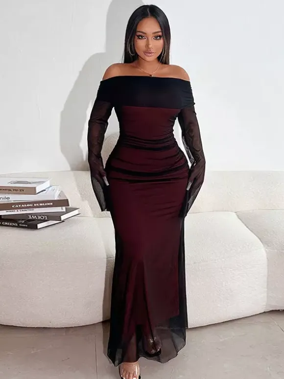Robe de soirée bordeaux à manches longues et épaules dénudées