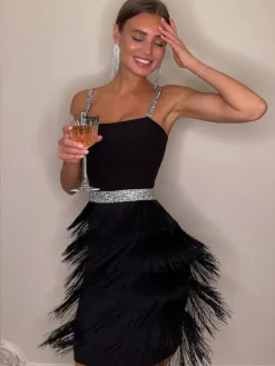 Robe de soirée d'anniversaire col en V sans manches mini robes de cocktail avec franges