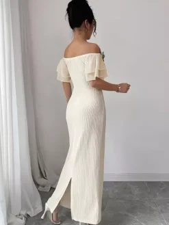 Robe de soirée longue abricot clair à épaules dénudées ornée de fleurs manches courtes bouffantes style sexy