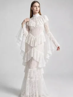 Robe de soirée longue blanche à col montant manches longues en dentelle manches évasées style chic semi-formel