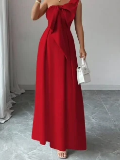 Robe de soirée longue bleu ciel clair à une épaule ornée de fleurs sans manches asymétrique élégante et semi-formelle