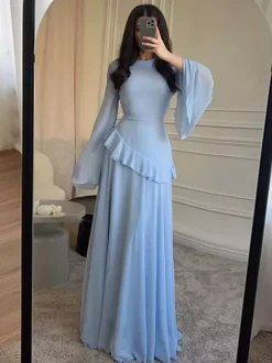 Robe de soirée longue bordeaux à col rond et lacets manches longues évasées style sexy