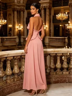 Robe de soirée longue maxi fluide à volants col halter et col V sans manches plissée et à col V idéale pour les mariages.