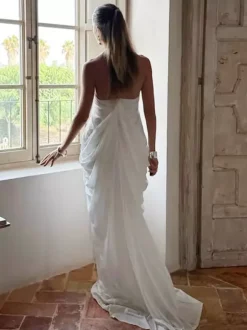 Robe de soirée longue plissée à décolleté plongeant et dos nu style fluide dos nu
