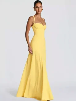 Robe de soirée maxi beige dos nu plissée sans manches style chic semi-formel