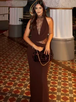 Robe de soirée maxi bordeaux en dentelle cintrée robe classique semi-formelle