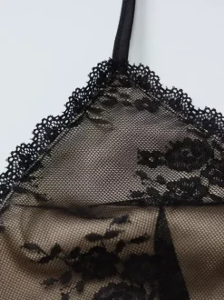 Robe de soirée maxi noire à bretelles et rubans au cou cintrée style chic semi-formel