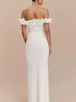 Robe de soirée maxi rouge à épaules dénudées et volants chic et semi-formelle idéale pour l'été.