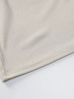 Robe de soirée midi écru et blanche à épaules dénudées extensible sexy et semi-formelle