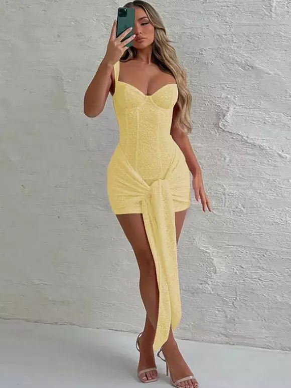 Robe de soirée mini noire à bretelles col en dentelle sans manches et dos nu style décontracté/semi-formel