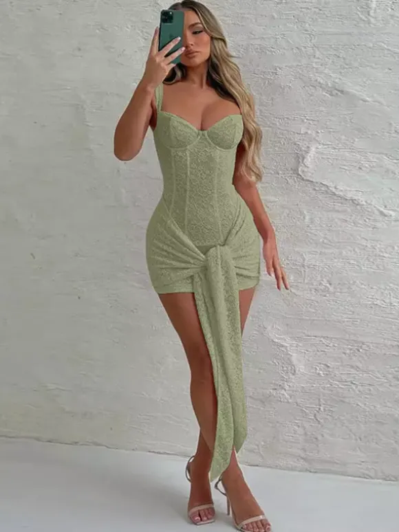Robe de soirée mini noire à bretelles col en dentelle sans manches et dos nu style décontracté/semi-formel