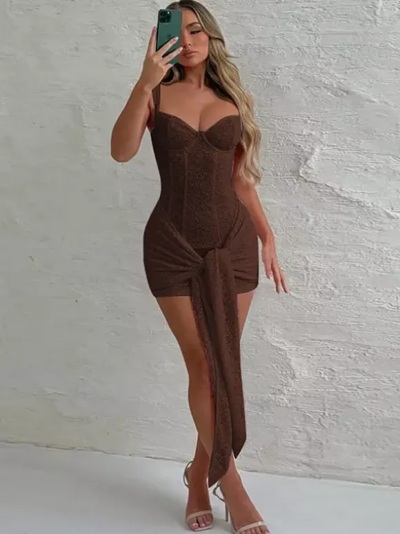 Robe de soirée mini noire à bretelles col en dentelle sans manches et dos nu style décontracté/semi-formel