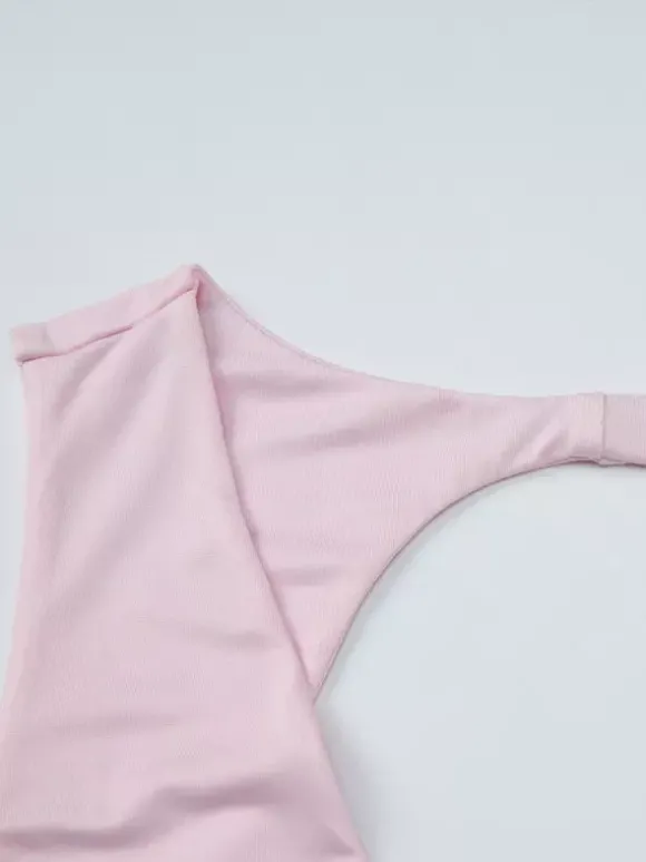 Robe de soirée moulante rose poudré à décolleté plongeant et dos nu froncé