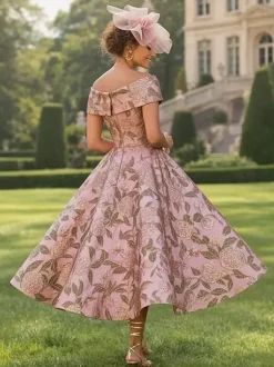 Robe de soirée pour la mère de la mariée décolleté travaillé manches courtes coupe trapèze longueur thé.
