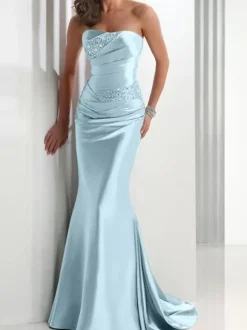 Robe de soirée sirène en tissu satiné col en c艙ur avec traîne plissée robes de soirée sociale