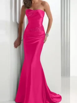 Robe de soirée sirène en tissu satiné col en c艙ur avec traîne plissée robes de soirée sociale