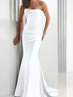 Robe de soirée sirène en tissu satiné col en c艙ur avec traîne plissée robes de soirée sociale