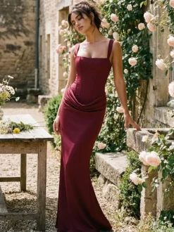 Robe de soirée sirène maxi moulante à col carré et dos lacé froncé pour femme 2026