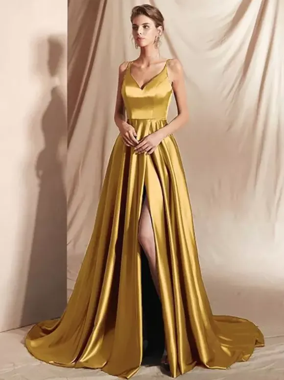 Robe de soirée trapèze en satin à col en V et traîne fendue sur le devant idéale pour les fêtes.