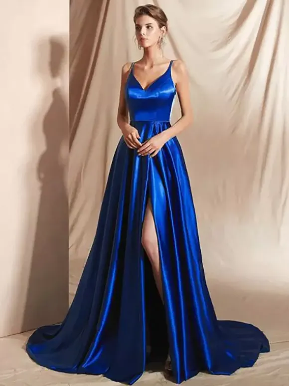 Robe de soirée trapèze en satin à col en V et traîne fendue sur le devant idéale pour les fêtes.