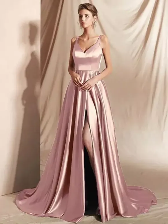 Robe de soirée trapèze en satin à col en V et traîne fendue sur le devant idéale pour les fêtes.