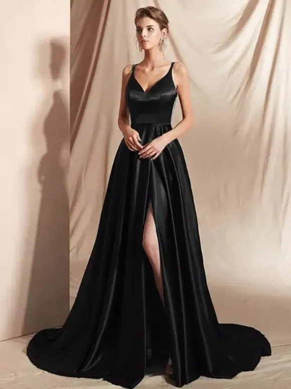 Robe de soirée trapèze en satin à col en V et traîne fendue sur le devant idéale pour les fêtes.