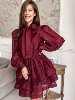 Robe de tous les jours pour femme mini robe bordeaux plissée à manches longues col montant et taille cache-c艙ur.