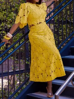 Robe deux pièces romantique jaune à découpes florales pour les fêtes
