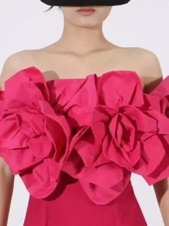 Robe de vacances midi à fleurs sans manches épaules dénudées chic taille haute rouge