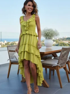Robe d'été bohème à volants asymétrique pour femme - Robe midi fluide à volants col en V smocké sans manches - Idéale pour les vacances d'été à la plage 2026