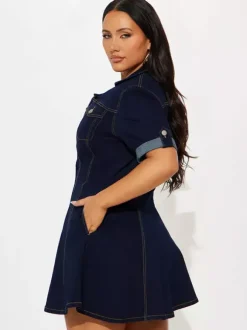 Robe en jean courte à manches courtes pour femme - Robe patineuse en jean bleu sexy col V coupe évasée et boutons - Idéale pour une soirée décontractée d'été 2026