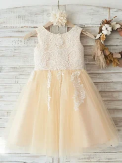 Robe fille de fleur ivoire en tulle col rond en dentelle boutonné sur dos avec noeud robe cortège enfant