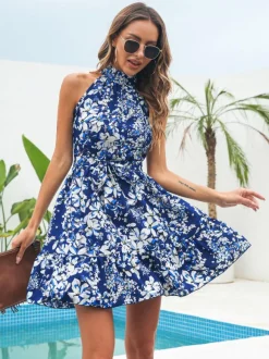 Robe Fleurie Courte Imprimée Femme avec Bretelles avec Épaule Dénudée Coupe Cintrée à Lacets Bas Evasée