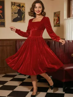 Robe glamour vintage années 1950 noire manches longues col carré style rockabilly