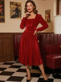 Robe glamour vintage années 1950 noire manches longues col carré style rockabilly