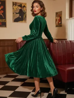 Robe glamour vintage années 1950 noire manches longues col carré style rockabilly