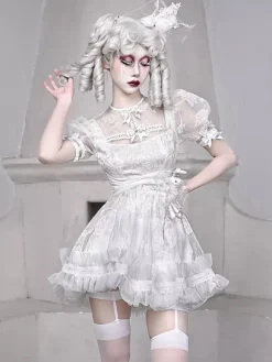 Robe gothique Lolita blanche en dentelle avec n艙ud et volants