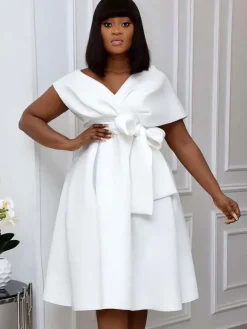 Robe Grande Taille Femme en Satin Mi-longue à Col Décolleté en V avec Bretelles Coupe Cintrée à Lacets Bas Evasée Unicolore