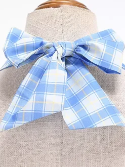 Robe élégante cintrée à carreaux bleus avec jupe trapèze parfaite pour les fêtes d'été