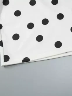 Robe élégante mini plissée à manches longues et col en V à pois pour une soirée en amoureux
