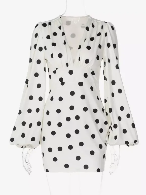 Robe élégante mini plissée à manches longues et col en V à pois pour une soirée en amoureux