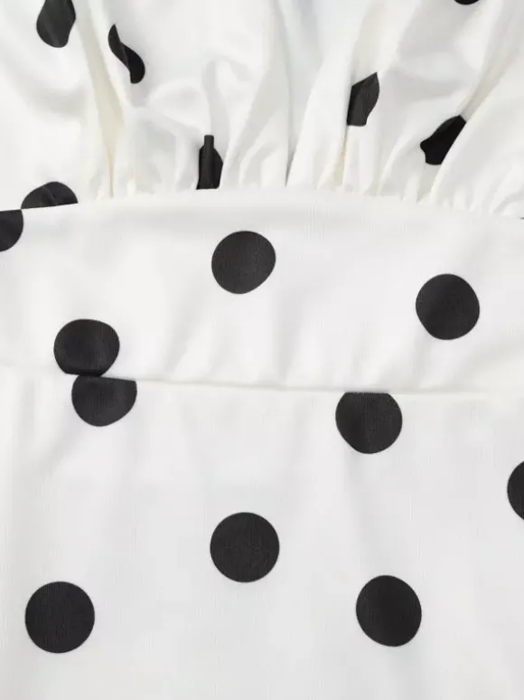 Robe élégante mini plissée à manches longues et col en V à pois pour une soirée en amoureux