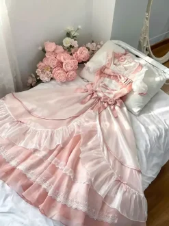 Robe Lolita douce en maille de soie à manches courtes robe à volants superposés style thé robe longue