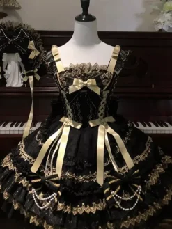 Robe Lolita gothique noire à volants robe courte Lolita à lacets avec coiffe
