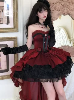 Robe Lolita Gothique Rouge et Noire Décolleté C艙ur Sans Bustier Volants N艙uds Robe Lolita Courte