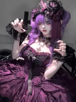 Robe Lolita Gothique Rouge et Noire Décolleté C艙ur Sans Bustier Volants N艙uds Robe Lolita Courte