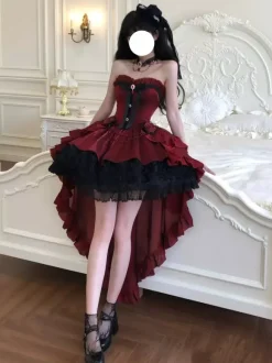 Robe Lolita gothique rouge à spaghetti et n艙uds roses robe courte Lolita avec traîne